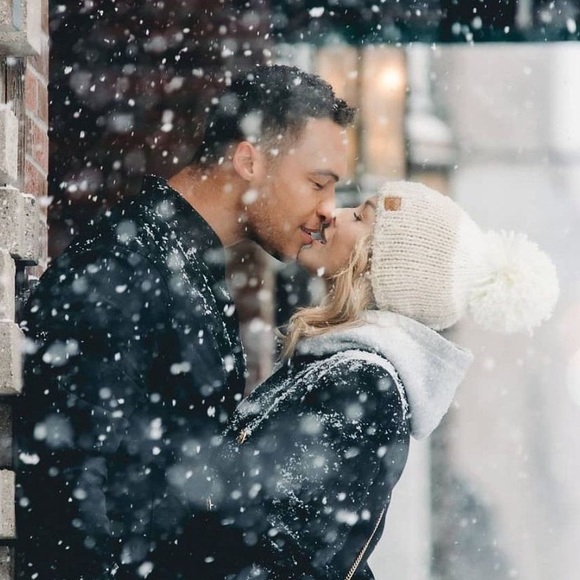 Tan & White Contrast Knit Color Block Fleece Lined Pom Beanie Winter Hat - Picture 3 of 3